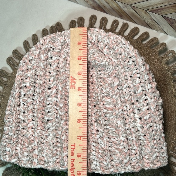 HANDMADE HAND KNITTED CROCHET Beanie Toboggan Winter Hat Warm Soft Stretch - Picture 4 of 6